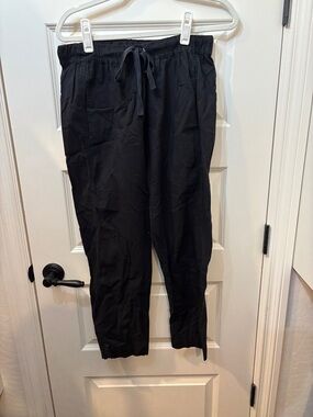 XiRENA Black Cropped Drawstring Ankle Pants